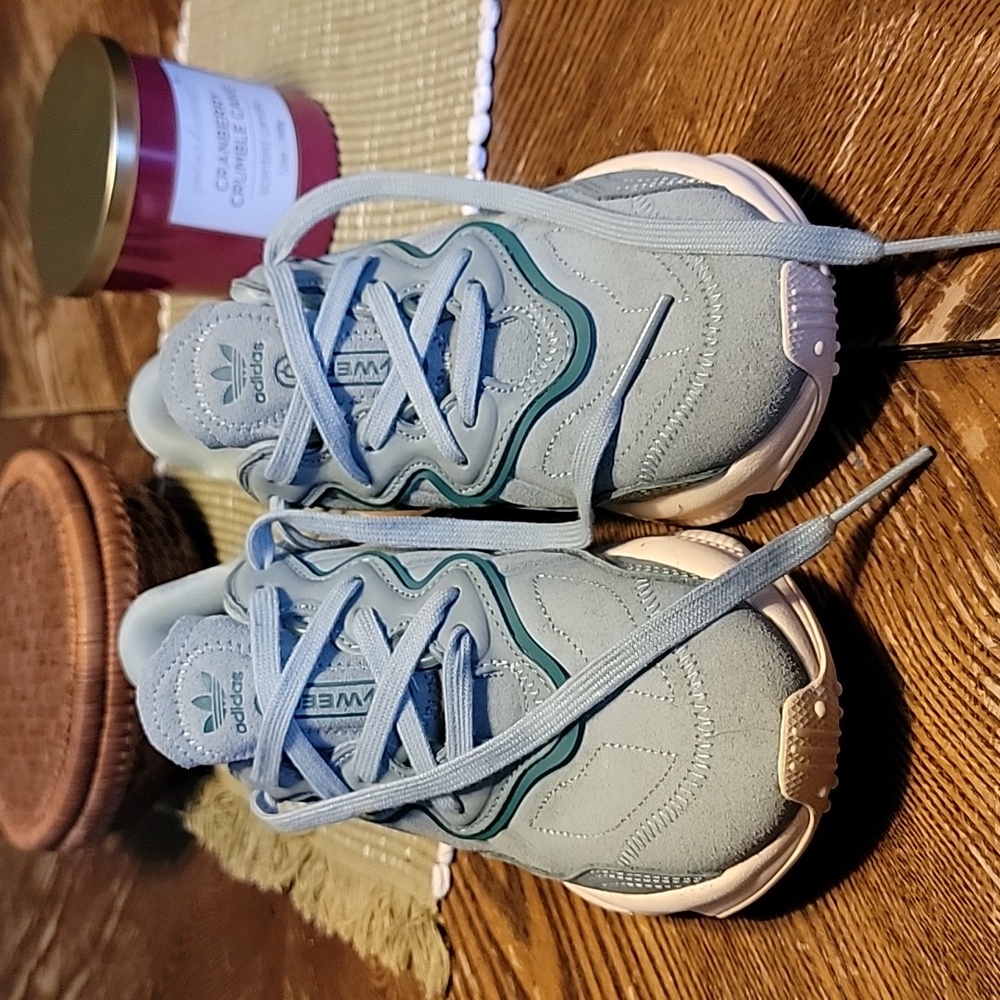 Adidas OsWeego Sneakers